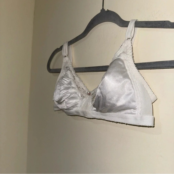 Women’s Vintage White Lace with Floral Bow Coquette Bra Bralette Size: 36B Cute - Picture 3 of 13